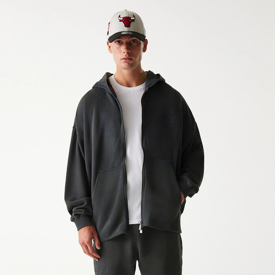 The Male model is wearing Chicago Bulls NBA Washed Grey Full Zip Hoodie 3