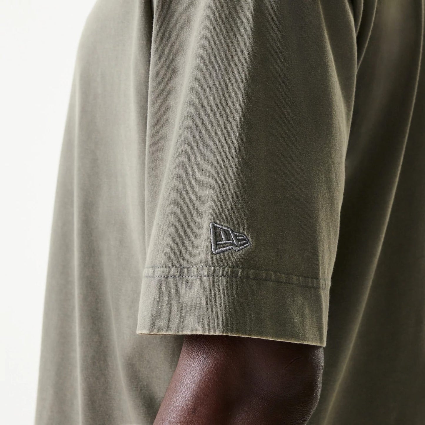 The Male model is wearing LA Lakers NBA Washed Grey Box T-Shirt 5