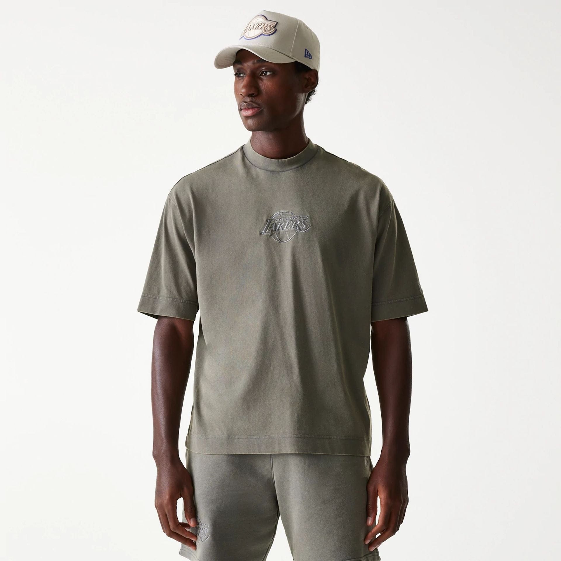 The Male model is wearing LA Lakers NBA Washed Grey Box T-Shirt 1