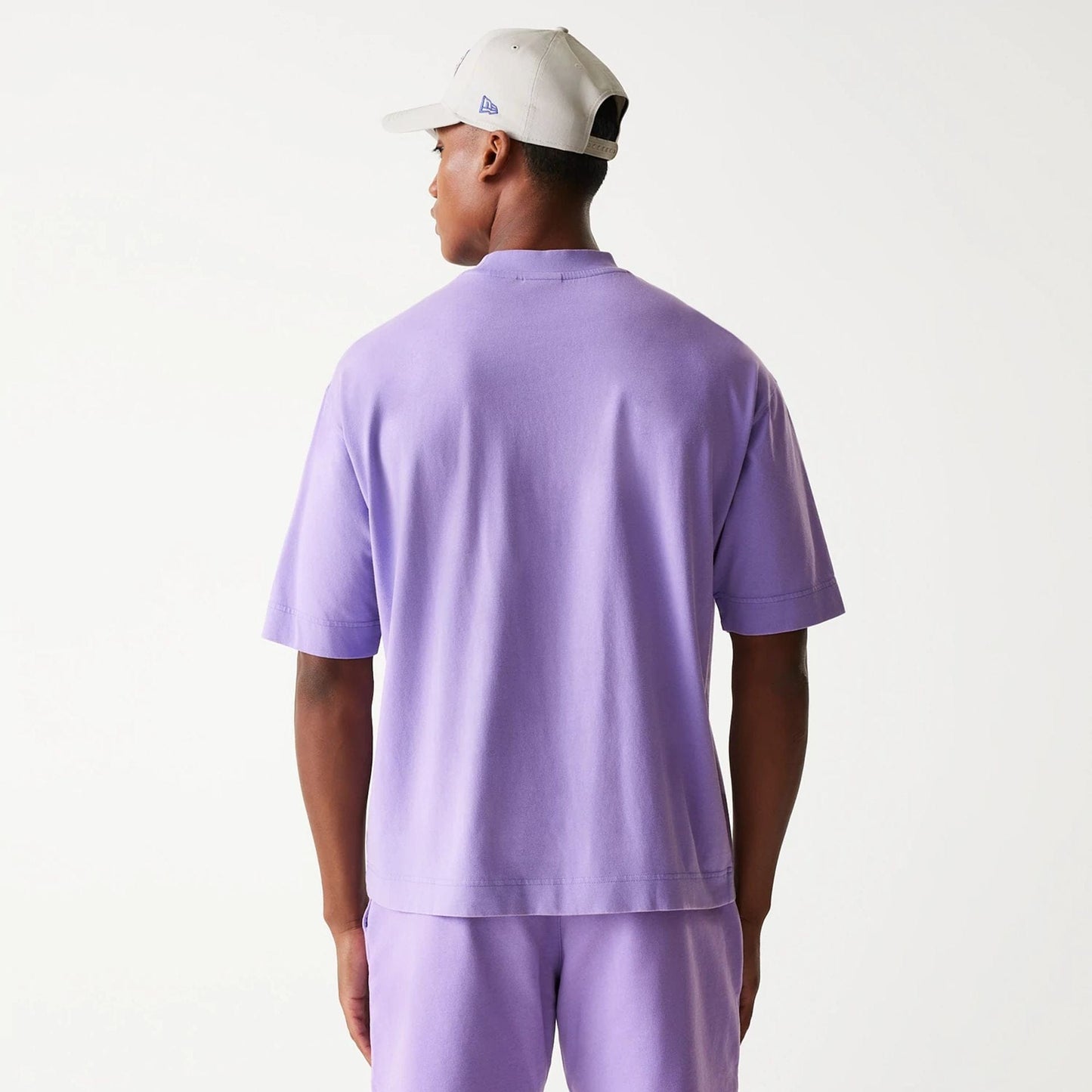 The Male model is wearing LA Lakers NBA Washed Purple Box T-Shirt 3