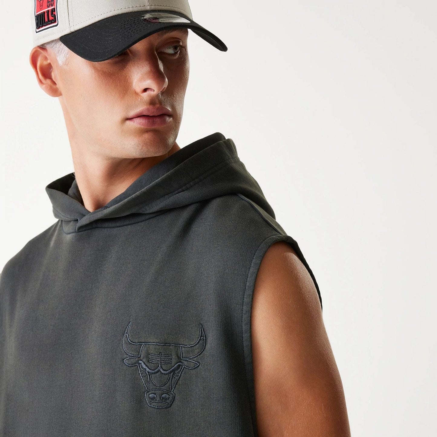 The Male model is wearing Chicago Bulls NBA Washed Grey Sleeveless Hoodie 5