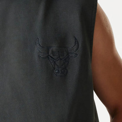 The Male model is wearing Chicago Bulls NBA Washed Grey Sleeveless Hoodie 7