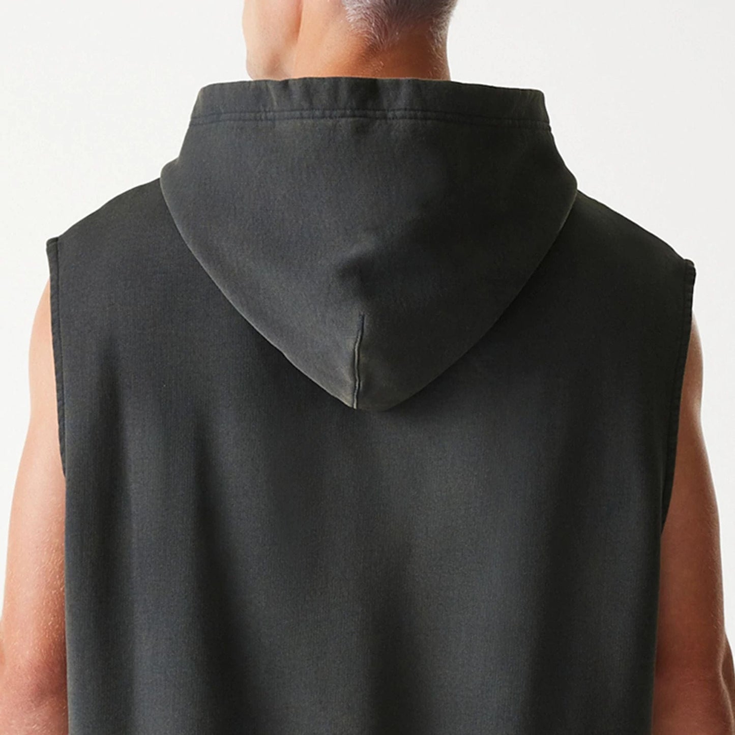 The Male model is wearing Chicago Bulls NBA Washed Grey Sleeveless Hoodie 4