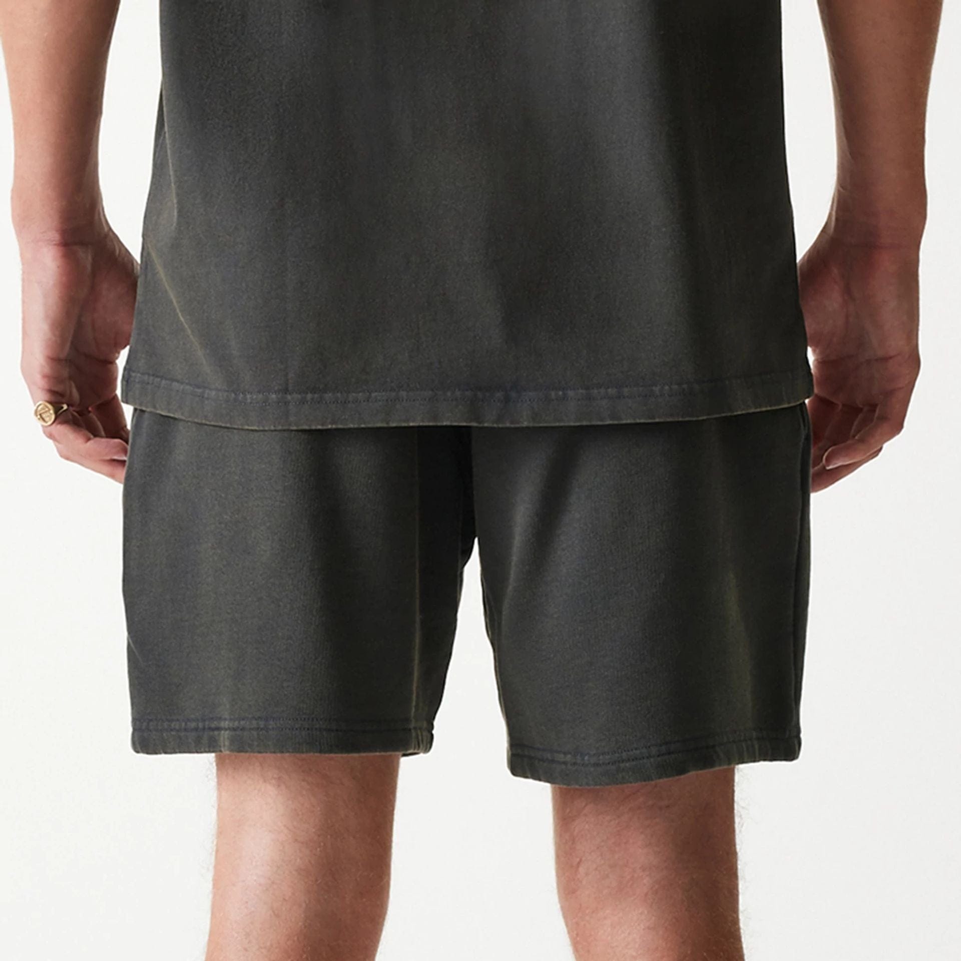 The Male model is wearing Chicago Bulls NBA Washed Grey Shorts 6