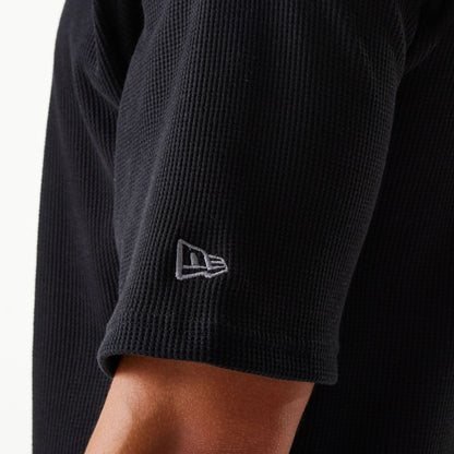 The Male model is wearing Chicago Bulls NBA Waffle Black Oversized T-Shirt 6