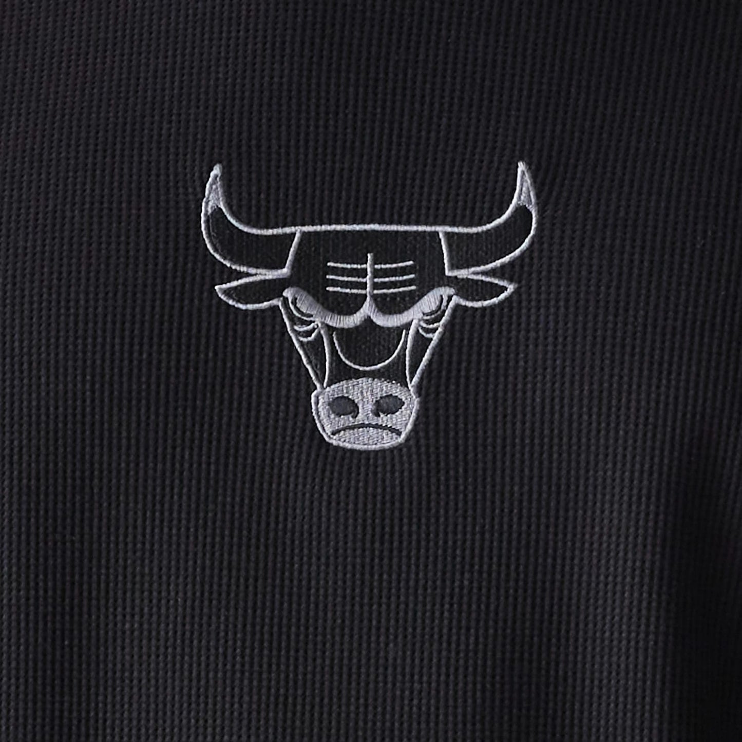 The Male model is wearing Chicago Bulls NBA Waffle Black Oversized T-Shirt 5