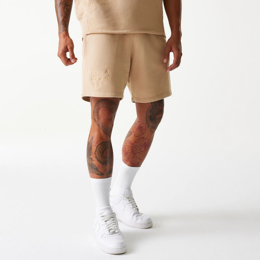 The Male model is wearing Chicago Bulls NBA Washed Beige Shorts 7