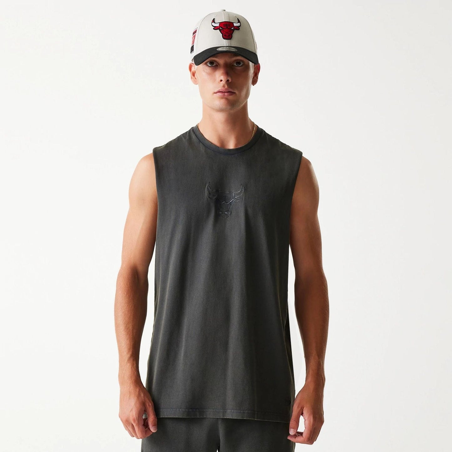 The Male model is wearing Chicago Bulls NBA Washed Grey Sleeveless T-Shirt 1