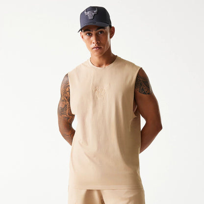 The Male model is wearing Chicago Bulls NBA Washed Beige Sleeveless T-Shirt 3