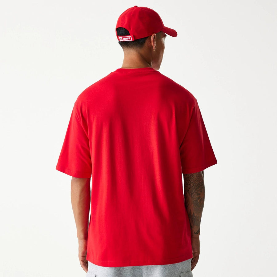 The Male model is wearing Kansas City Chiefs NFL Helmet Red Oversized T-Shirt 2