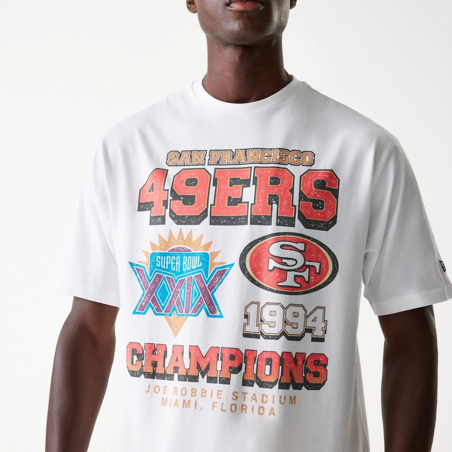 The Male model is wearing San Francisco 49ers NFL Super Bowl White Oversized T-Shirt 4