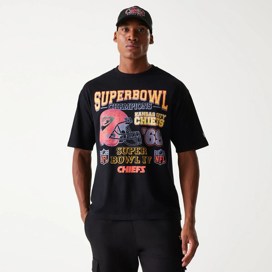 The Male model is wearing Kansas City Chiefs NFL Super Bowl Black Oversized T-Shirt 3