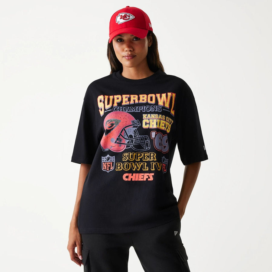 The Male model is wearing Kansas City Chiefs NFL Super Bowl Black Oversized T-Shirt 4