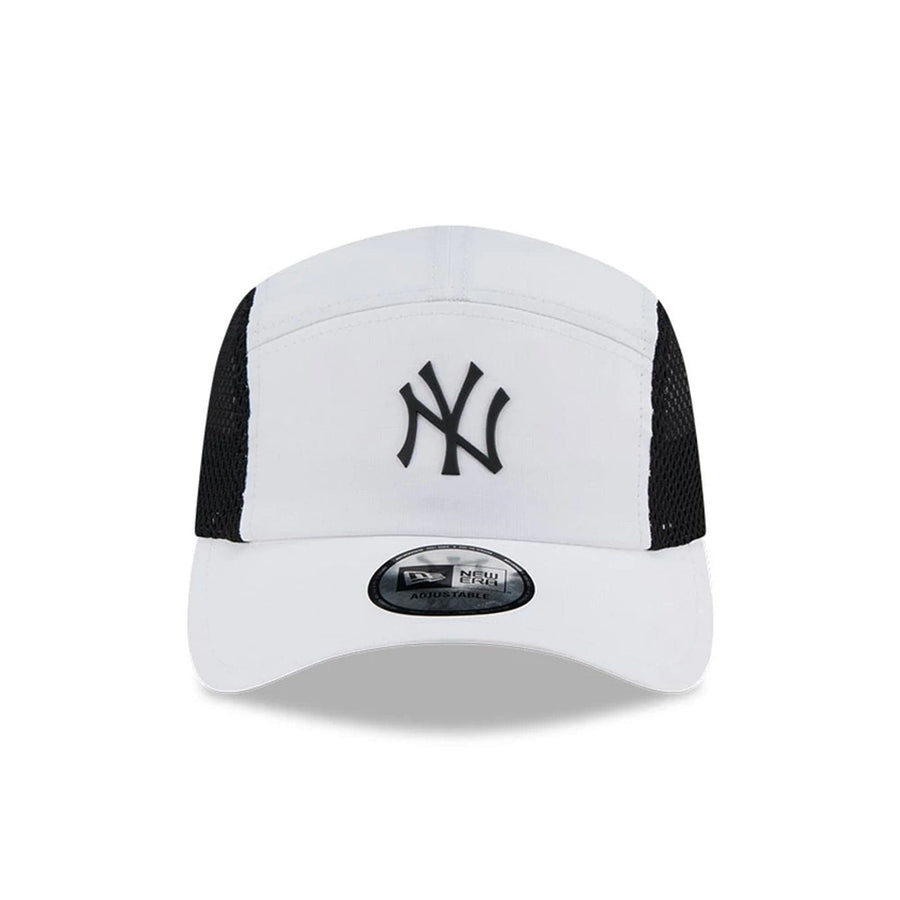 This is a New York Yankees Polyester White Runner Cap 2