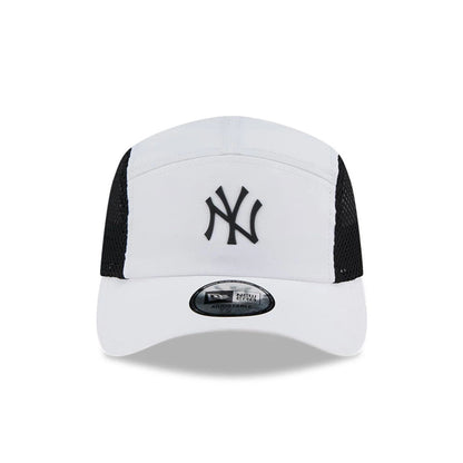 This is a New York Yankees Polyester White Runner Cap 2