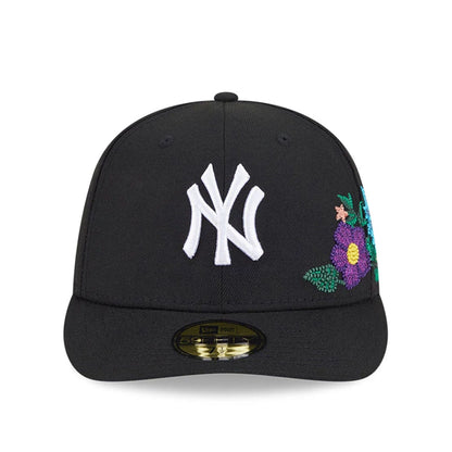This is a New York Yankees Tonal Florals Black 59FIFTY Fitted Cap 3