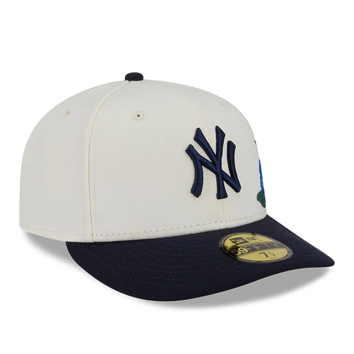 This is a New York Yankees Tonal Florals White 59FIFTY Fitted Cap 4