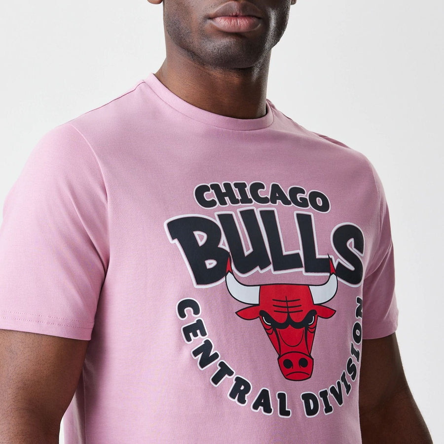 The Male model is wearing Chicago Bulls NBA Bubble Wordmark Pink T-Shirt 3