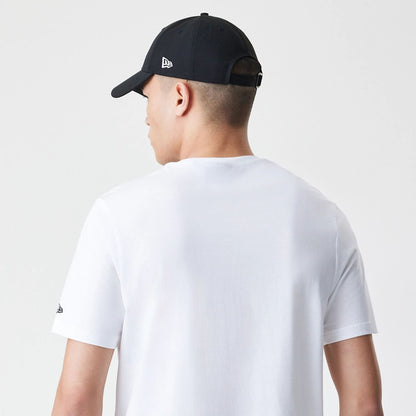 The Male model is wearing New York Yankees MLB Arch Wordmark White T-Shirt 7