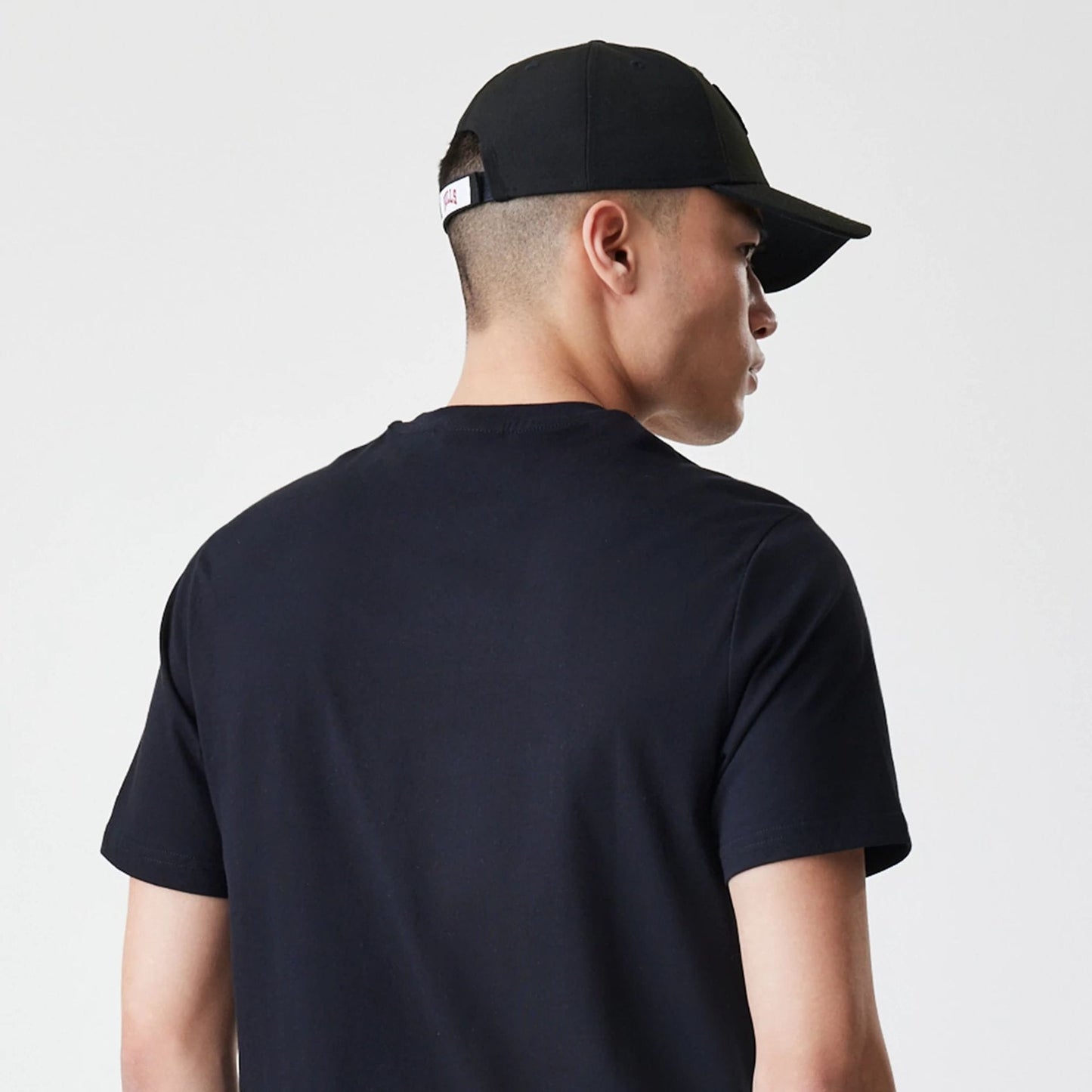 The Male model is wearing Chicago Bulls NBA Stack Wordmark Black T-Shirt 7