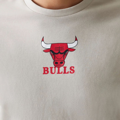 The Male model is wearing Chicago Bulls NBA Logo Cream T-Shirt 3