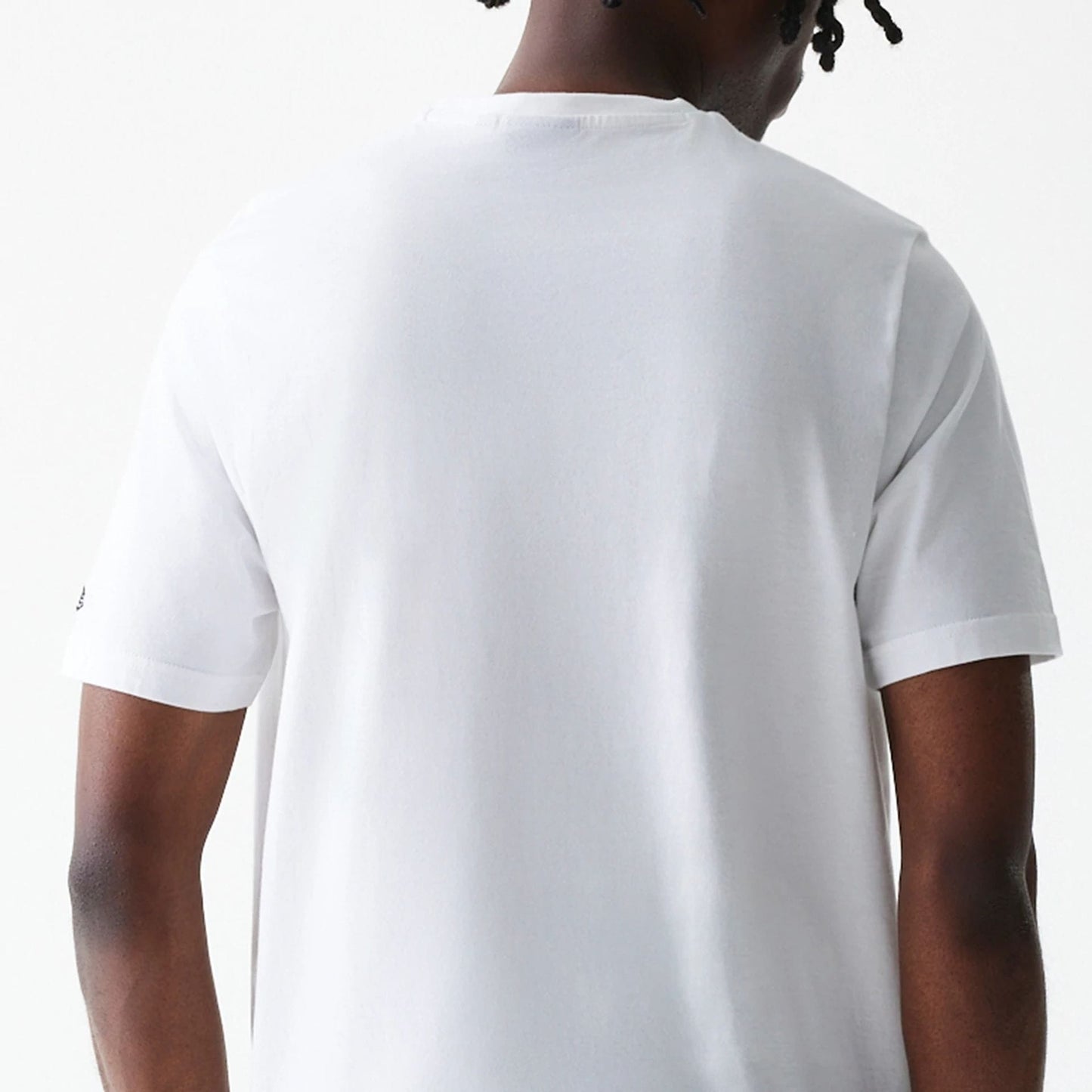 The Male model is wearing Chicago Bulls NBA Logo White T-Shirt 7