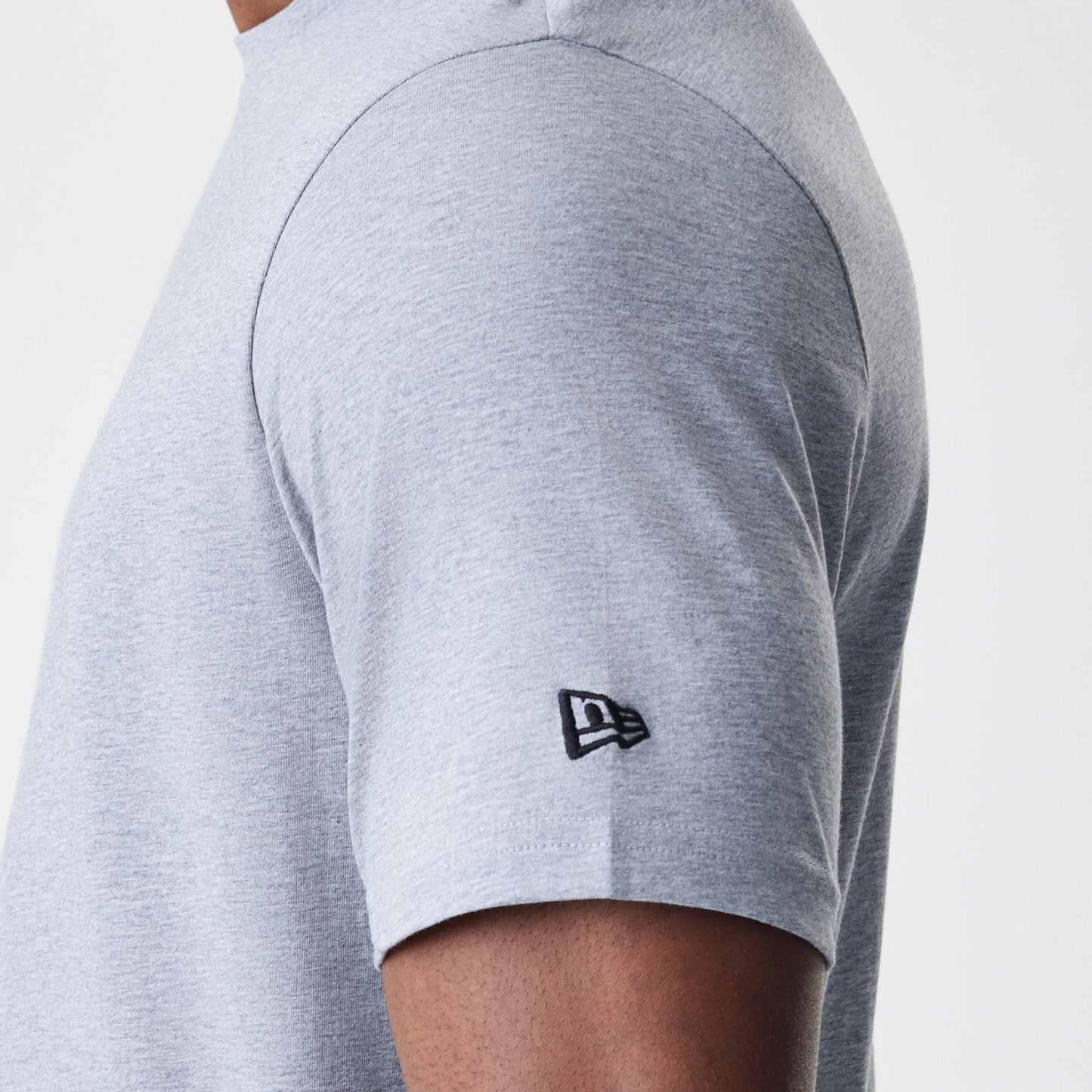 The Male model is wearing LA Dodgers MLB Logo Grey T-Shirt 5