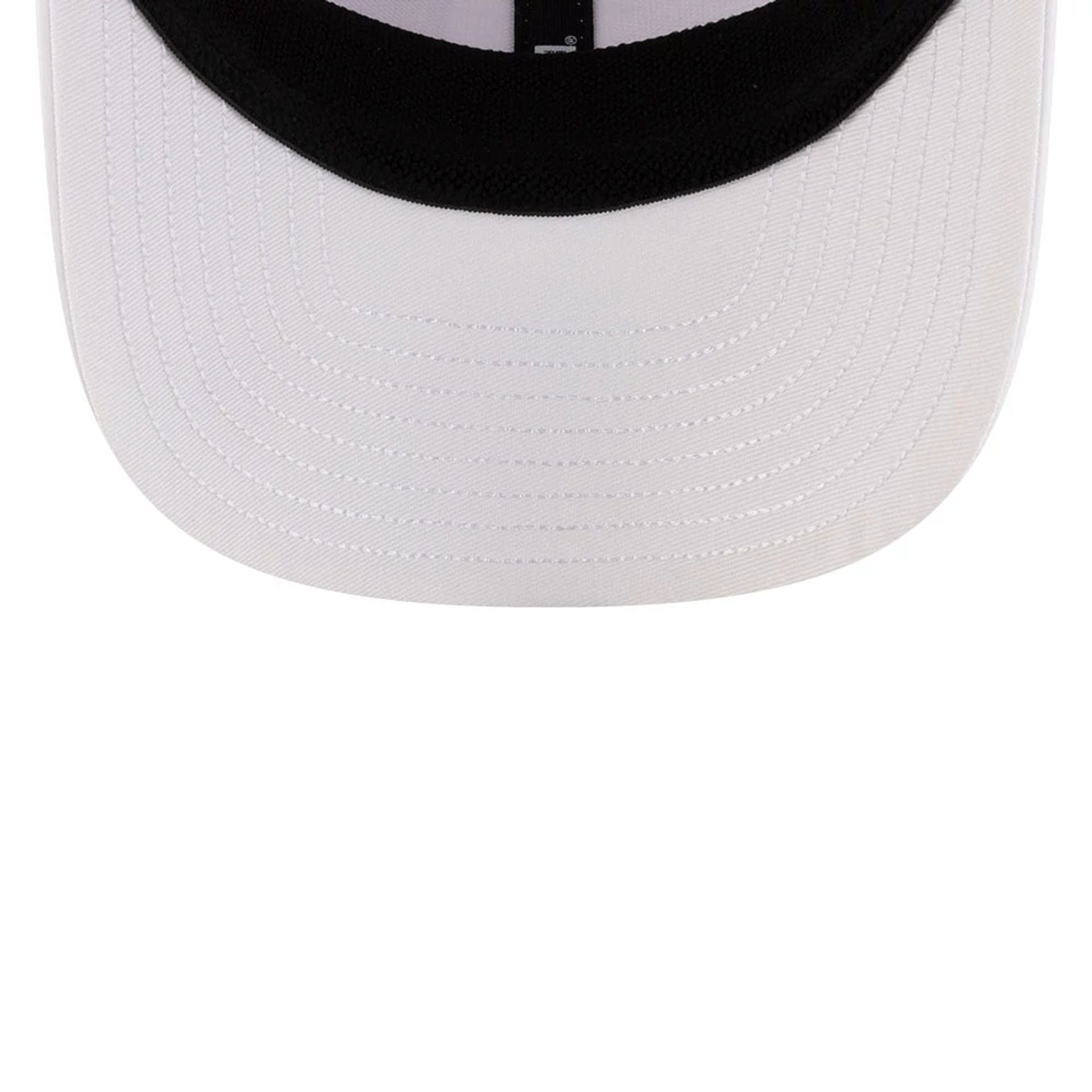 This is a Red Bull Racing Max Verstappen Japan Race Special White 9SEVENTY Stretch Snap Adjustable Cap 7