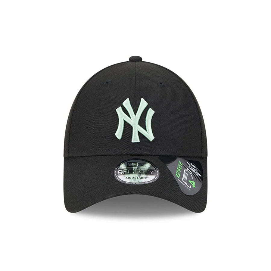 This is a New York Yankees Repreve® MLB Peppermint Black 9FORTY Adjustable Cap 2