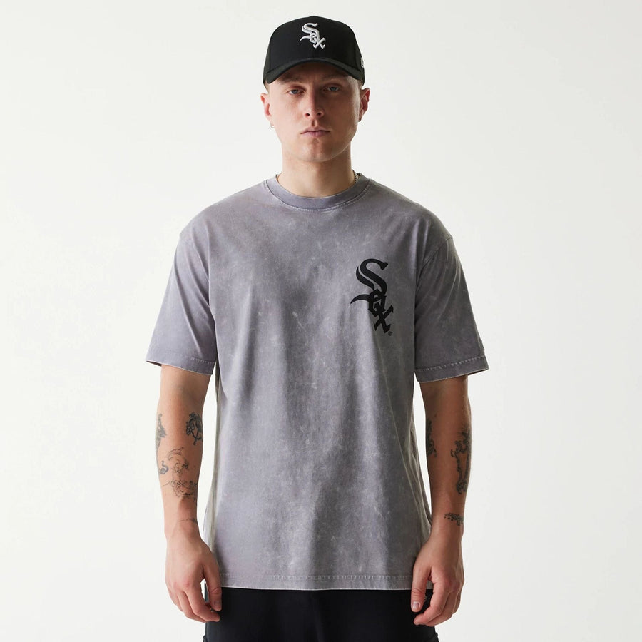 The Male model is wearing Chicago White Sox MLB Sport Classic Grey T-Shirt 1