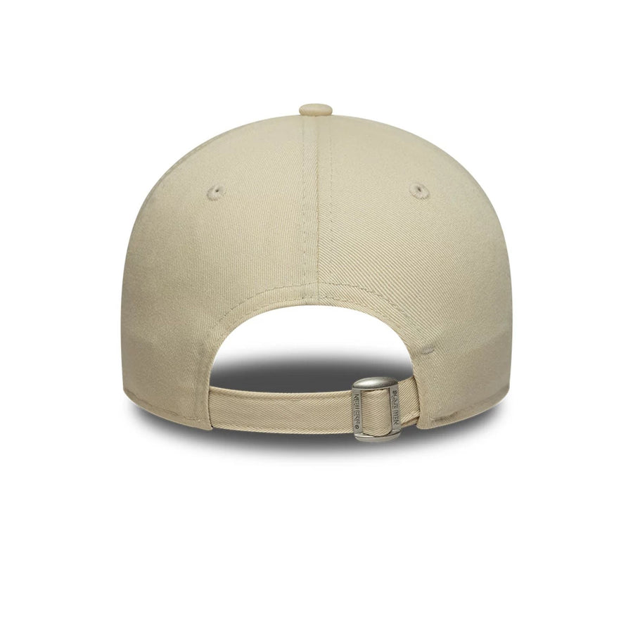 This is a New Era Heart Cream 9TWENTY Adjustable Cap 4