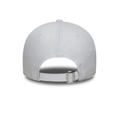 This is a New York Yankees MLB Outline White 9FORTY Adjustable Cap 4