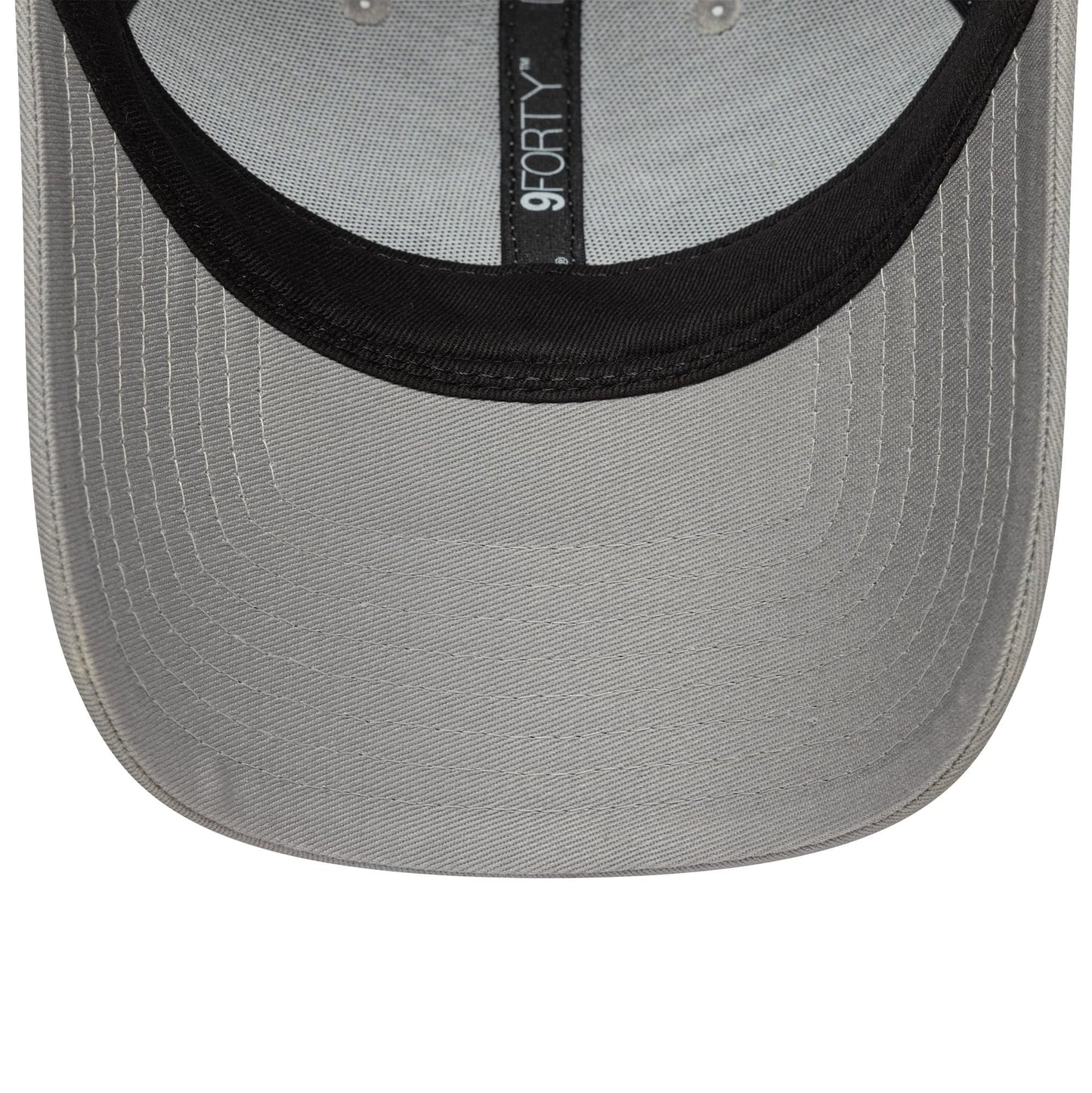 This is a New York Yankees MLB Outline Grey 9FORTY Adjustable Cap 5