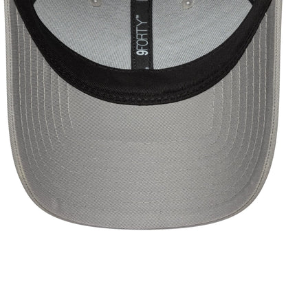 This is a New York Yankees MLB Outline Grey 9FORTY Adjustable Cap 5