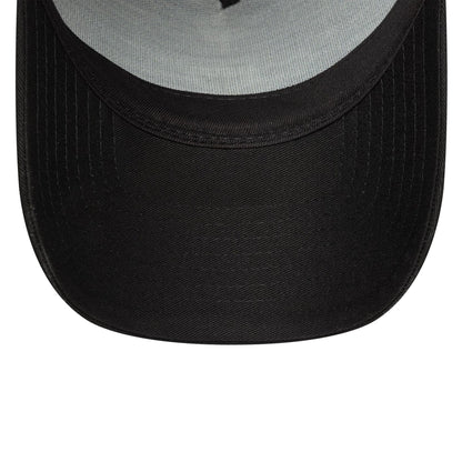 This is a Chicago Bulls NBA Essential Black 9FORTY E-Frame Adjustable Cap 5