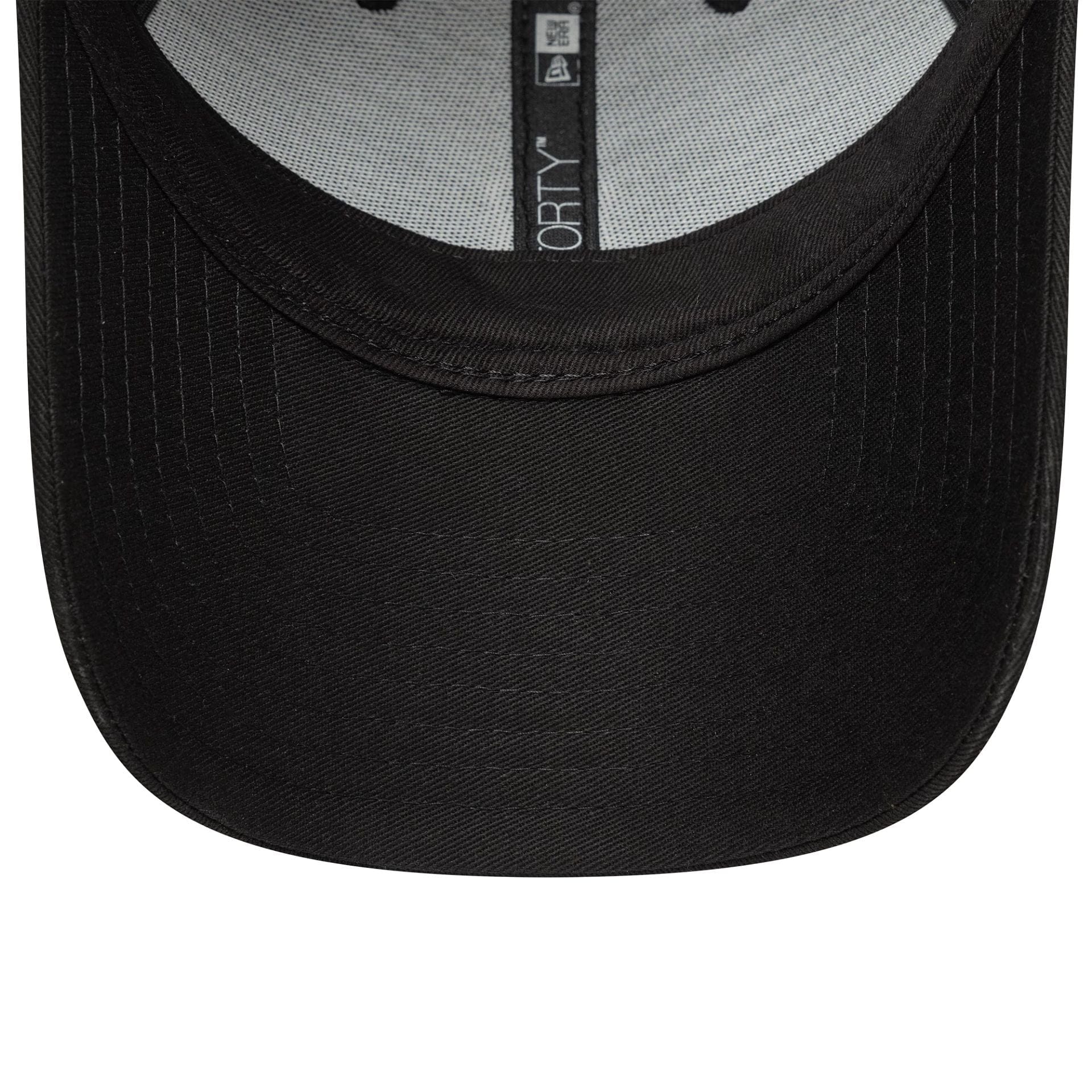 This is a New York Yankees Womens MLB Mini Logo Black 9FORTY Adjustable Cap 5