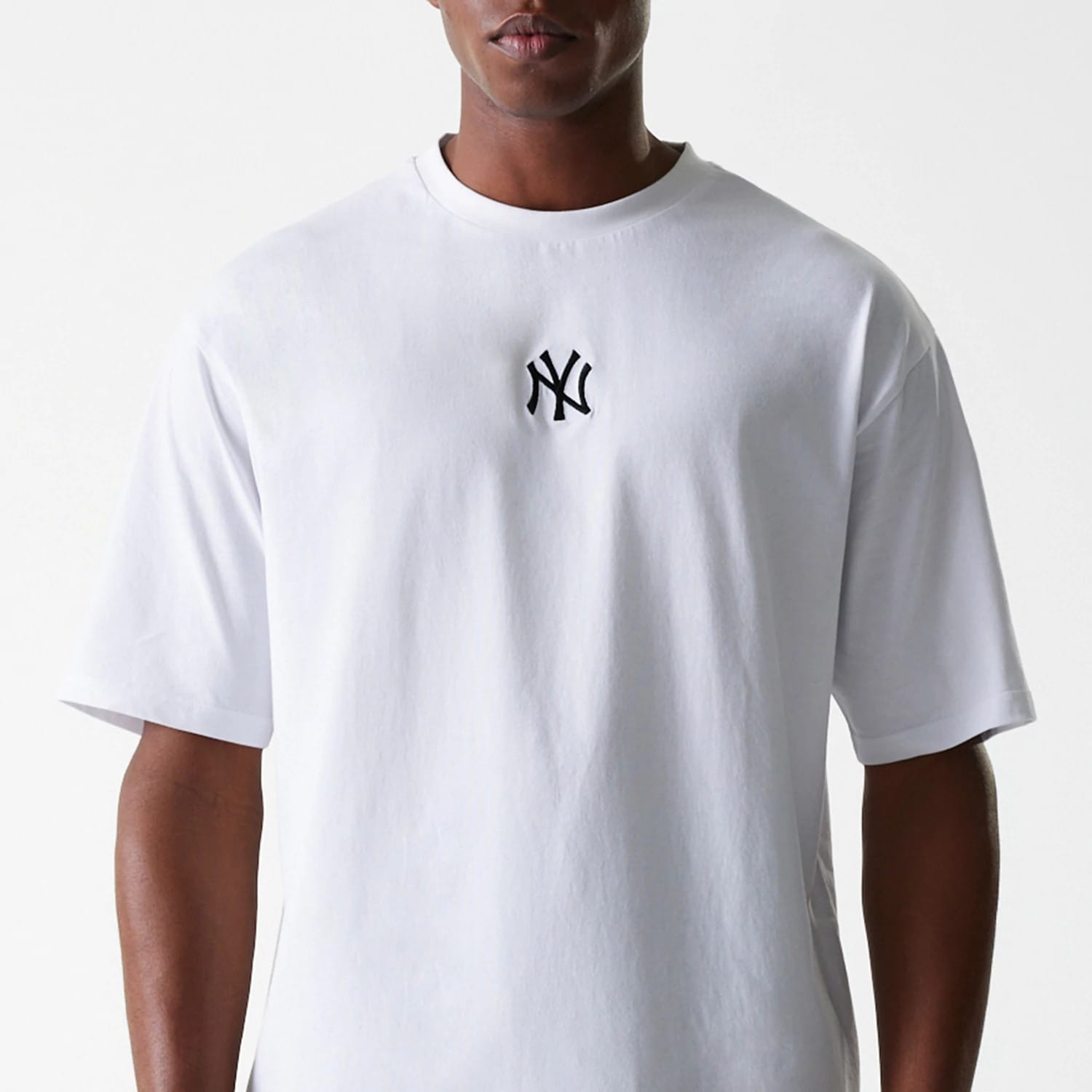 MLB Essential New York Yankees Oversized White T-Shirt | NEC EU