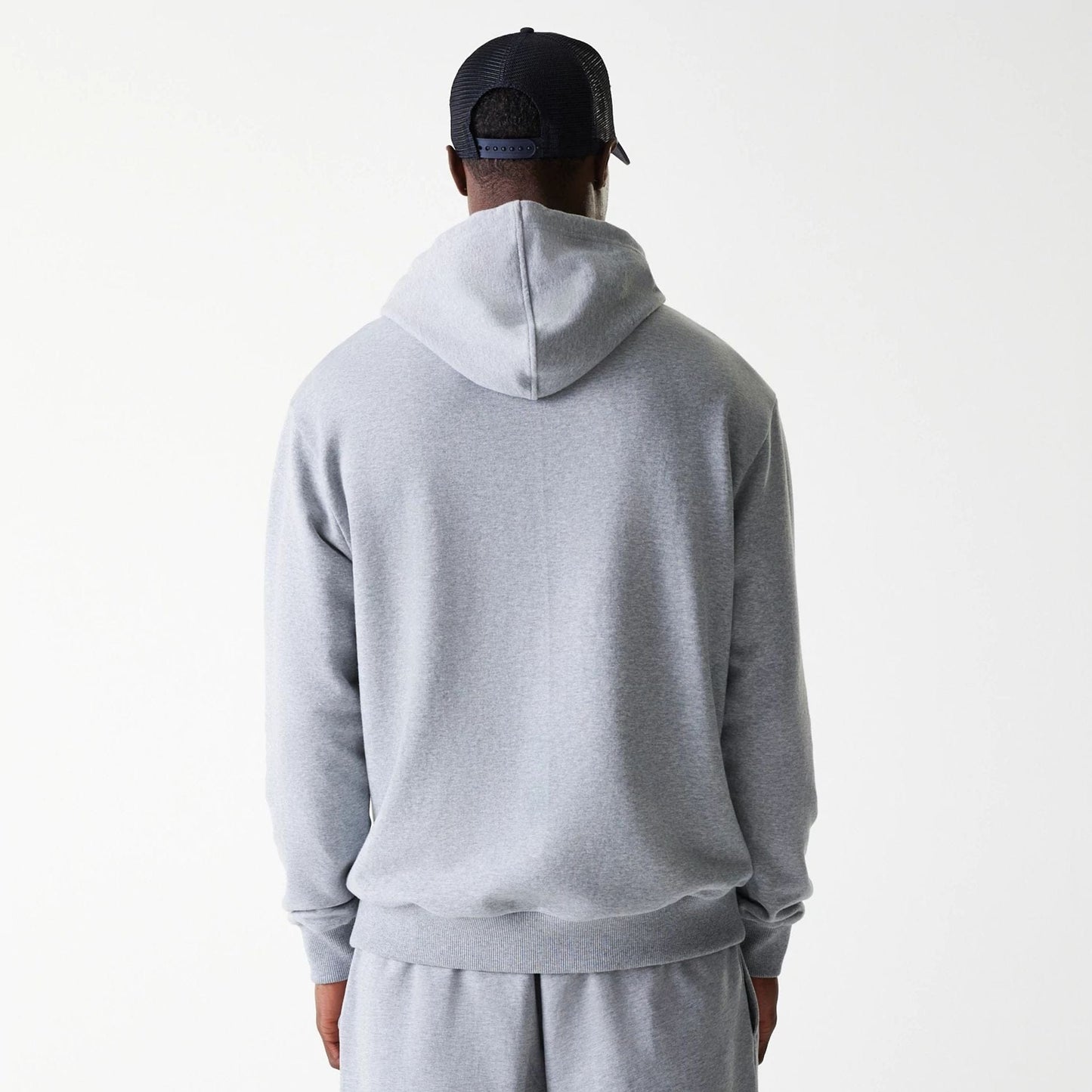 The Male model is wearing New York Yankees MLB League Essential Midi Grey Oversized Pullover Hoodie 2