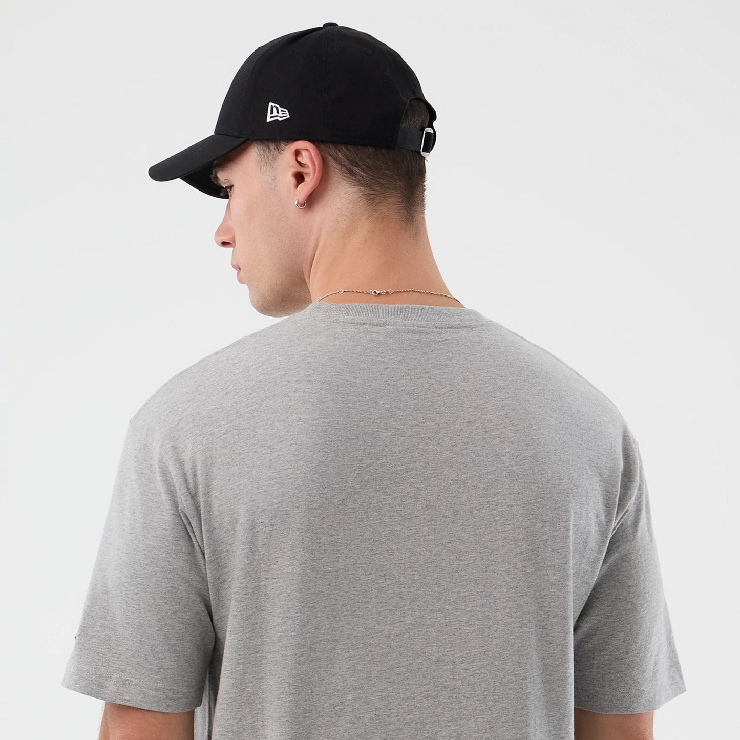 The Male model is wearing Detroit Red Wings NHL Sport Classic Grey T-Shirt 5