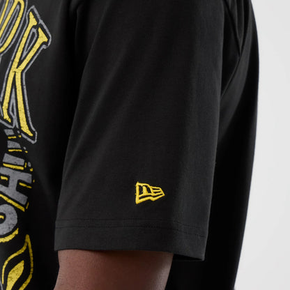 The Male model is wearing New York Yankees Player Life Graphic Black T-Shirt 4
