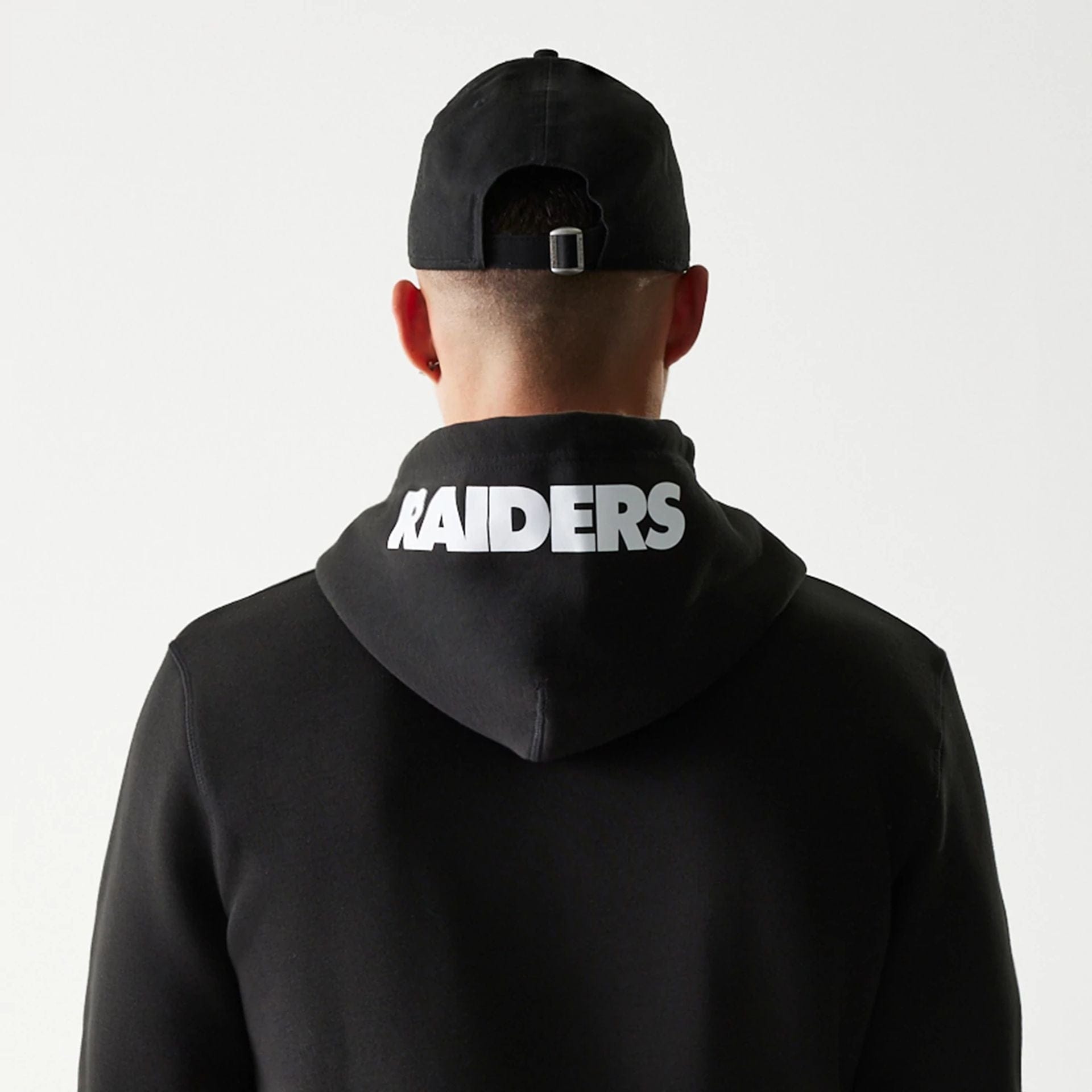 The Male model is wearing Las Vegas Raiders NFL Throwback Black Pullover Hoodie 5
