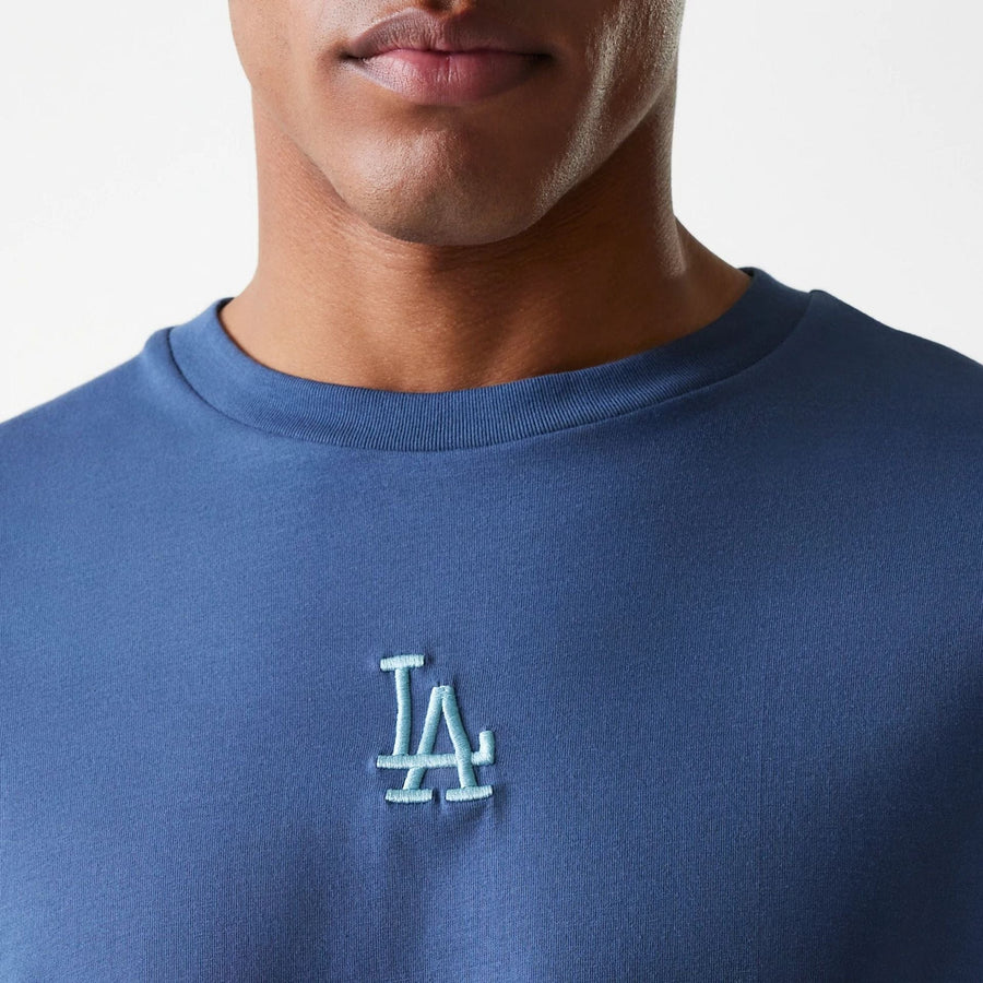 The Male model is wearing LA Dodgers MLB Midi League Essential Dark Blue Oversized T-Shirt 5