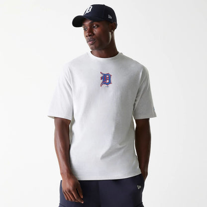 The Male model is wearing Detroit Tigers MLB World Series Pastel Grey Oversized T-Shirt 1