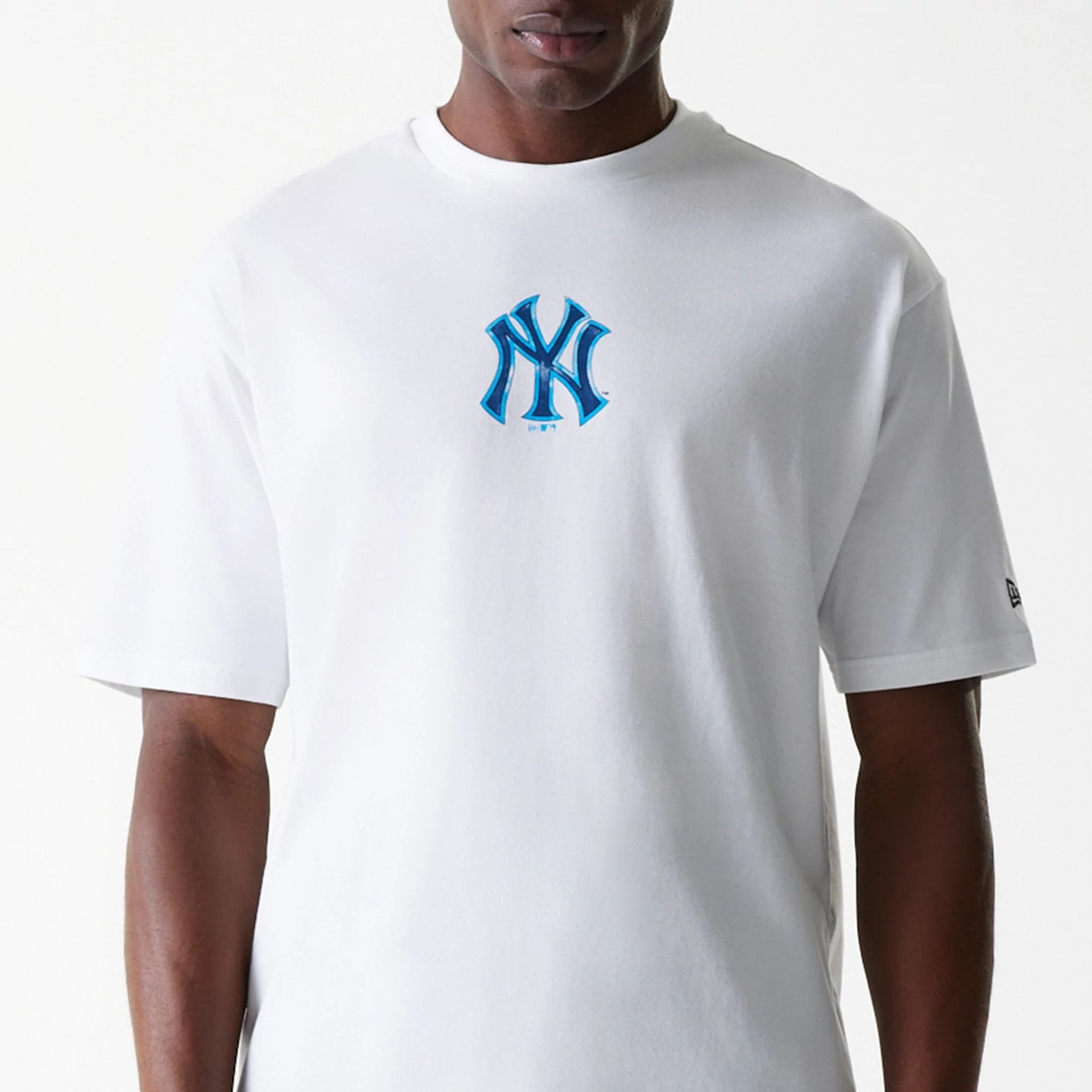 The Male model is wearing New York Yankees MLB World Series White Oversized T-Shirt 3