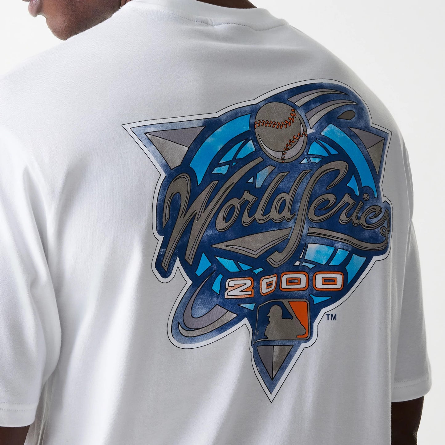 The Male model is wearing New York Yankees MLB World Series 2000 White Oversized T-Shirt 5
