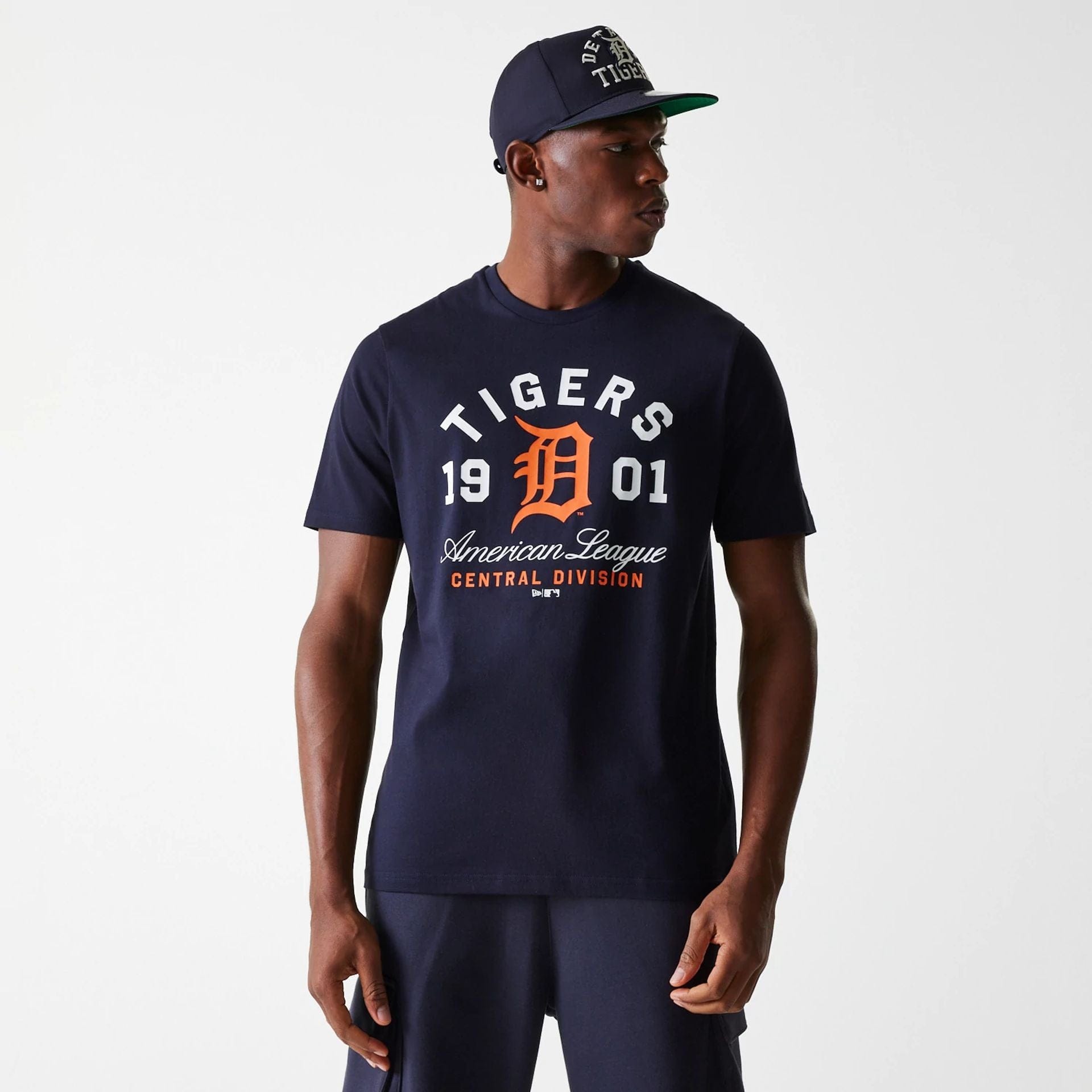 The Male model is wearing Detroit Tigers MLB Wordmark Navy T-Shirt 1