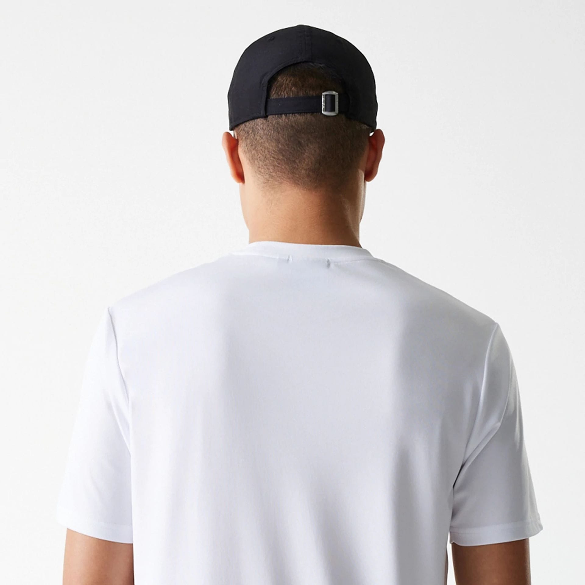 The Male model is wearing Chicago Bulls NBA Essentials White T-Shirt 6