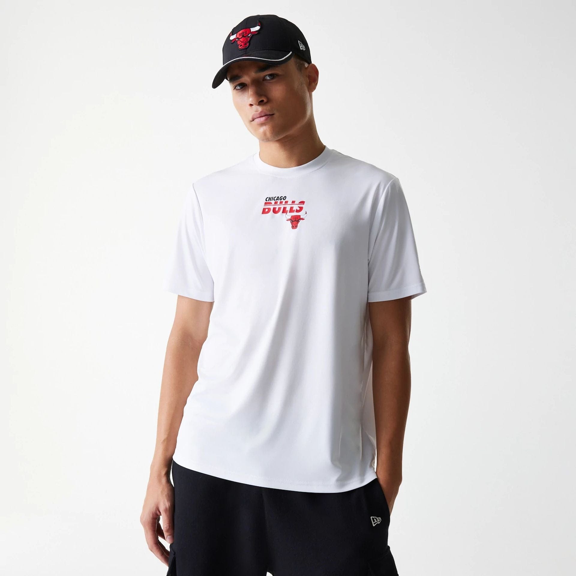The Male model is wearing Chicago Bulls NBA Essentials White T-Shirt 1