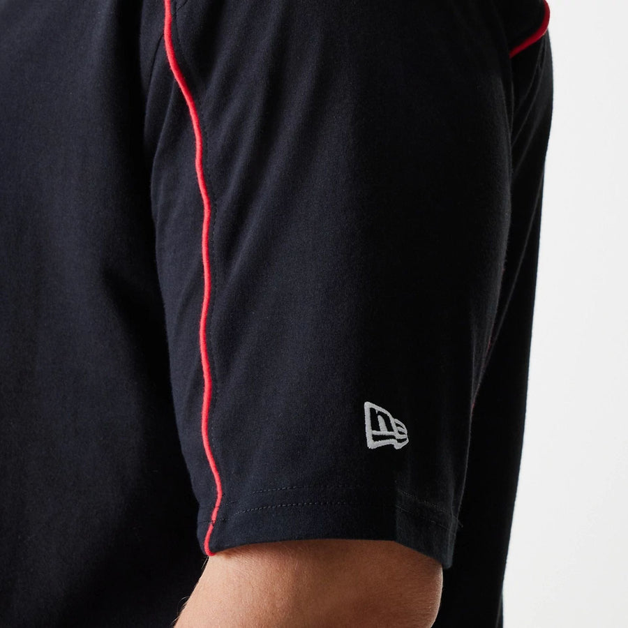 The Male model is wearing Chicago Bulls NBA Piping Black Oversized T-Shirt 5