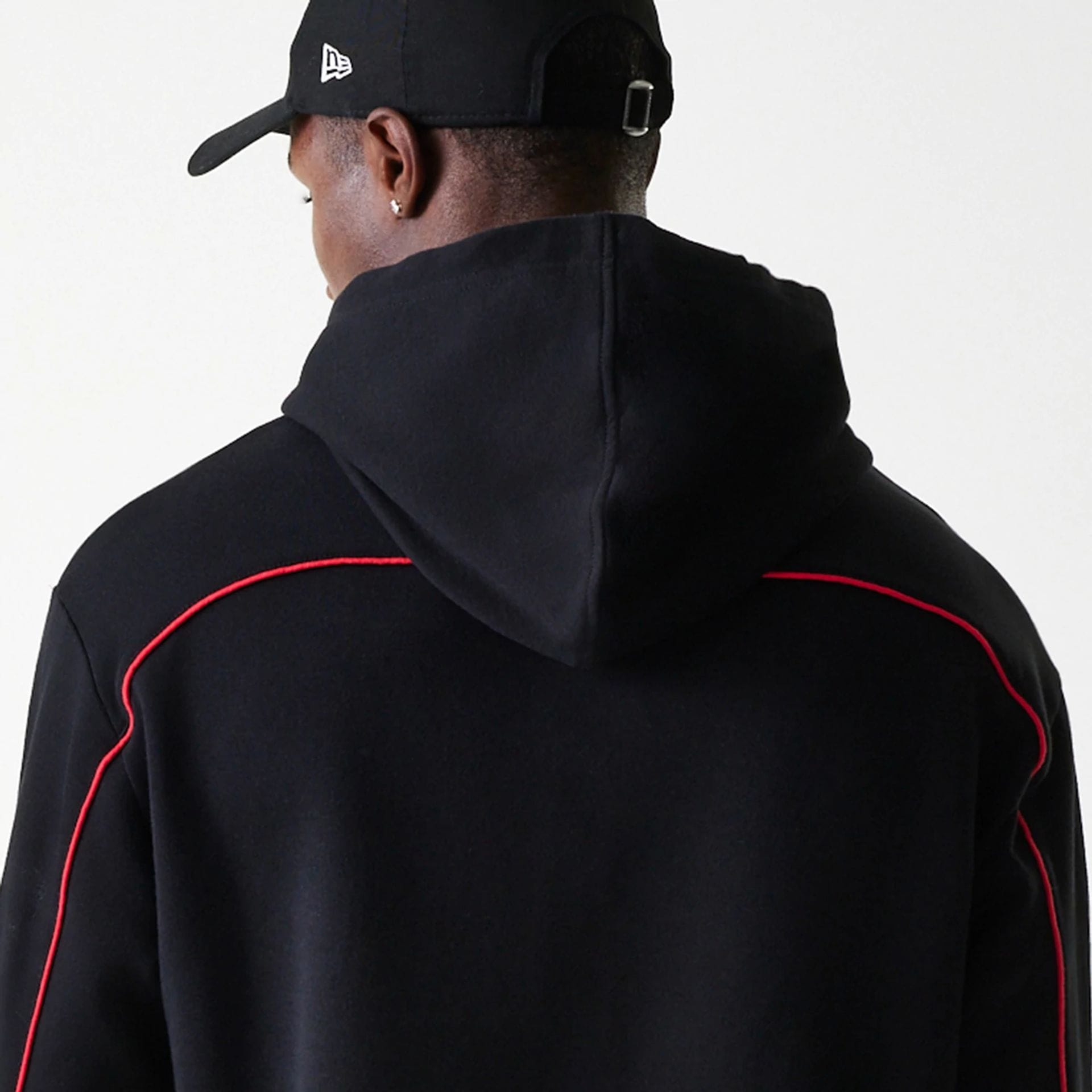 The Male model is wearing Chicago Bulls NBA Piping Black Oversized Pullover Hoodie 6